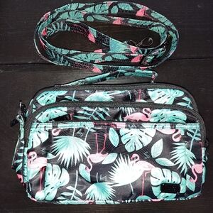 lug Scoop in Flamingo black